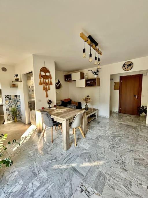 Beau 2 Pieces,terrasse, Parking Centre Apartment *