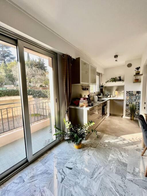 Beau 2 Pieces,terrasse, Parking Centre Menton