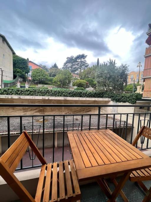 Beau 2 Pieces,terrasse, Parking Centre *